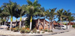 Rainbow Guest House and Tours - Uitenhage - 0