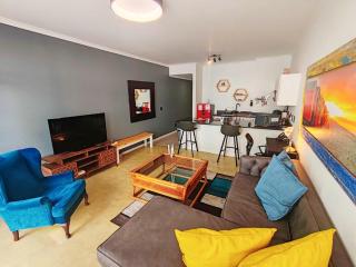 Beach Hut Empire Apartment - 5