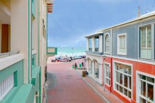 Beach Hut Empire Apartment - Muizenberg - 1