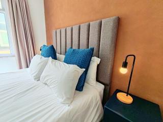 Beach Hut Empire Apartment - 3
