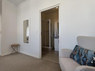 Courtside Views Empire Apartment - Muizenberg - 9