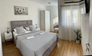 Apartments and rooms by the sea Brela, Makarska - 2752 - 2