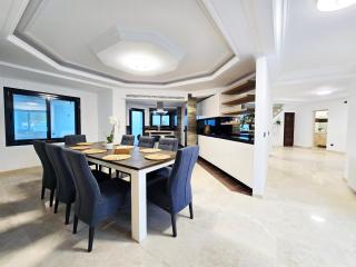 AA Guest - Jardines de Generalife Luxury Eco Villa with Private Pool - Marbella - 4
