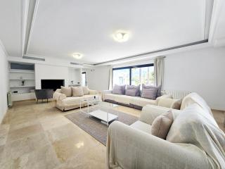 AA Guest - Jardines de Generalife Luxury Eco Villa with Private Pool - Marbella - 9