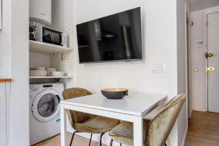 Blueground Sagrada Familia stylish furniture BCN-138 - 5