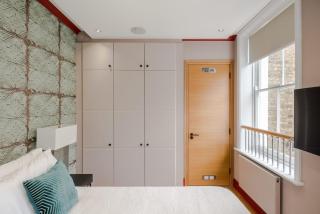 The Honourable - Bloomsbury Square By Frankie Says - Londen - 1