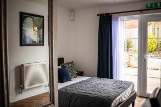 Stonehenge Courtyard - Amesbury - 4