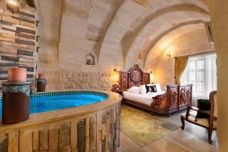 Elysion Cave Suites - 3