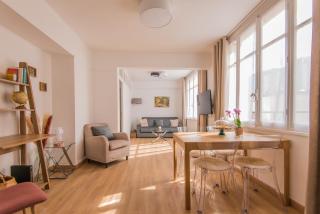 Luxury Art Deco Elegant Escape by Eiffel Tower - 9