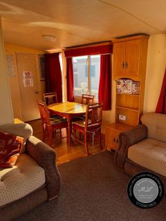 Bell Bank C8 - pet friendly, bed linen, close to bars and shops - Meadow Lakes Caravan & Lodge Hire - Chapel Saint Leonards - 3