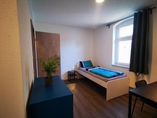 Ferienwohnung mit 11 Einzelzimmern SportCafé - Zwickau - 0