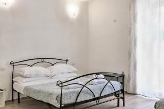 Wine Apartments Florence Bardolino - Florence - 8