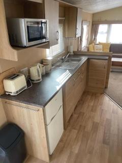 Caravan With Large Decking At Coopers Beach Holiday Park Ref 49036Ts - 2