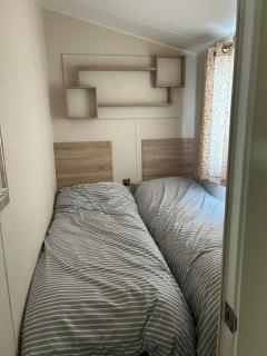 Stunning10 Berth Caravan With Decking At Broadland Sands In Suffolk Ref 20082Bs - 2