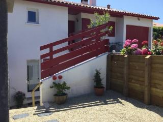 T1 Bis Charmant à Bidart, 2 Pers, 900m Plage, Terrasse et Spa, Quartier Calme - FR-1-495-137 - Bidart - 0