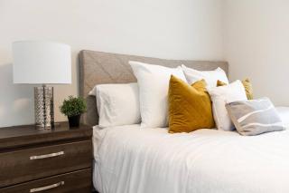 Beautiful Elegant Home Sleeps 10, Free Parking, Central AC - 7