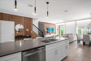 5 Bedrooms 4 Bathrooms Storey Lake 4198 Pd - 7