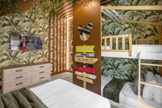 5 Bedrooms 4 Bathrooms Storey Lake 4198 Pd - 1