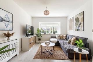 Semi-detached House with Modern Bespoke Interior - Londra - 9