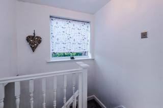 BIG 7xGuest House 3xVan Locked CarPort Garden Leeds & Bradford - 2