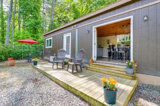 Cozy and Convenient Blairsville Cabin with Deck! - Blairsville - 0