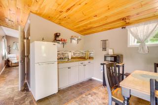 Cozy and Convenient Blairsville Cabin with Deck! - Blairsville - 9