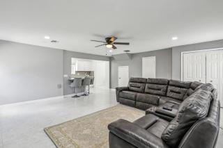 Spacious 3BR Villa in Miami with Fenced Backyard - Miami - 9