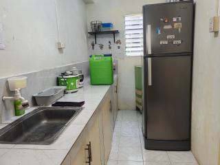Iloilo Business Park Area Backpackers Place Aircon 2 - 4