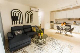 Dels Luxury Apartment at Pavilion Apartments, Cantonment, Accra - 2