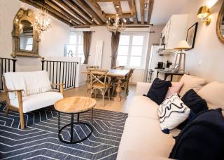 Classy Bourgeois - Chic 2 Bedroom Apt in Le Marais - Paris - 9