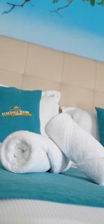Suncoast Rooms Port Side - 3