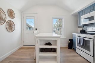 Newly Renovated Professional Design Partial Ocean Views - Hampton - 2