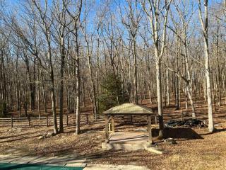 Luxe 4 bedroom Oasis with Hot Tub - Jim Thorpe - 8