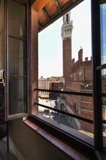 TORRE DEI LAMBERTINI WINDOWS ON PIAZZA DEL CAMPO - Residenza d'epoca - 3