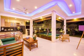 Seminyak lush tropical paradise close to Eatstreet - 8