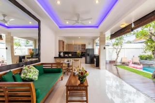 Seminyak lush tropical paradise close to Eatstreet - 1