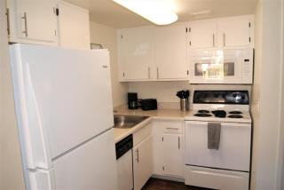 107 Fully Furnished 1BR Suite-Prime Location - 5