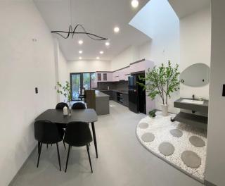 The Corner of Contemporary - 9