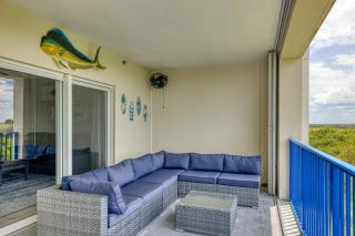 Undersea Retreat: Coastal Charm Walk to Beach Access with Amenities Galore OW4-406 - Edgewater - 3