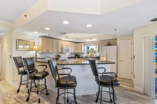 Premier Oceanwalk Corner Unit Resort Amenities Steps to Beach - New Smyrna Beach - 2