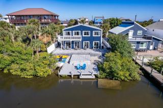 A Fishermans Dream Riverfront Retreat with Dock Only a 3-minute walk to beach 5906S - New Smyrna Beach - 2