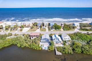 A Fishermans Dream Riverfront Retreat with Dock Only a 3-minute walk to beach 5906S - New Smyrna Beach - 4