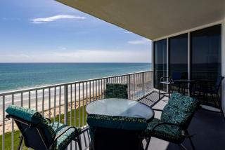 Beautifully decorated oceanfront 33 corner unit in Ocean Condo 401 - New Smyrna Beach - 9