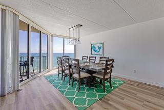 Beautifully decorated oceanfront 33 corner unit in Ocean Condo 401 - New Smyrna Beach - 2
