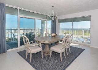 Ocean Condo 104 ~ Ground Floor Corner Condo with wrap around balcony Walk right out to Pool - New Smyrna Beach - 4