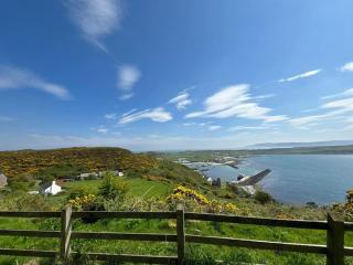 Stunning Rathlin cottage - 1