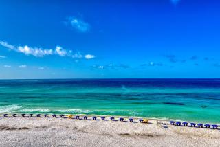 Beach House Condominiums D602 - Beachfront with Pool, WiFi, & Beach Service - Destin - 8