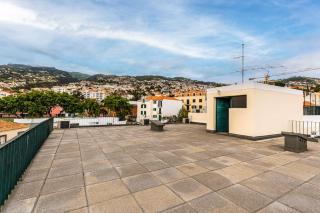 Enjoy the city center at fully equipped 2 BR 5 Min walk to beach & market - Funchal - 7