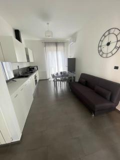 Nice house luminoso con terrazzo - Gallarate - 2