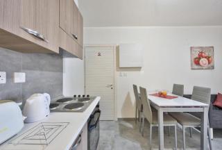 Central Two Bedroom Apartment - 8